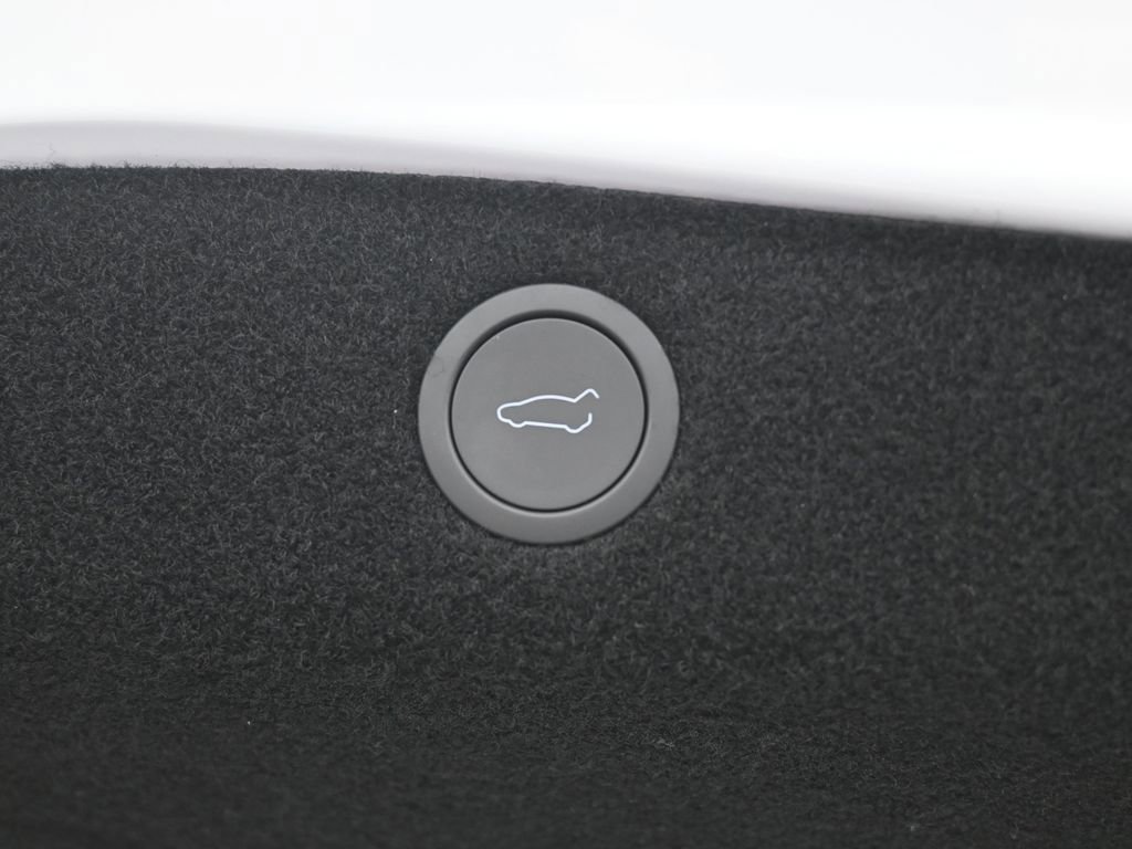 Used 2024 Tesla Model 3 Standard Range image 33