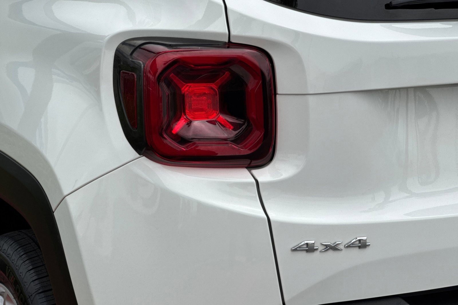 Used 2021 Jeep Renegade Limited w/ Sun & Sound Group AWD/4WD image 12