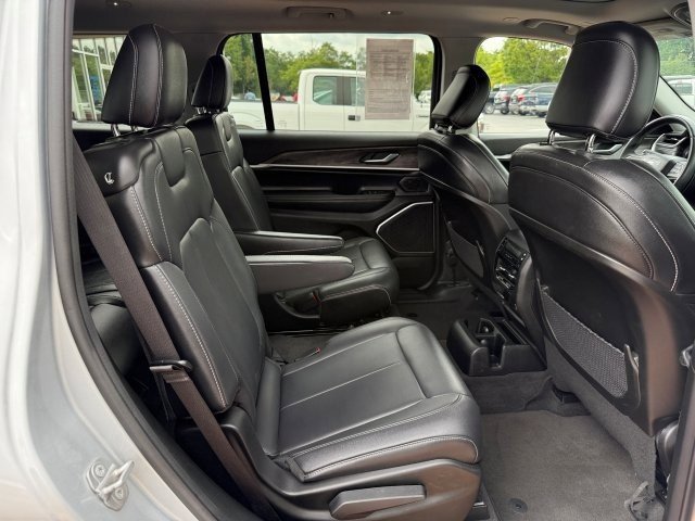 Used 2022 Jeep Grand Cherokee L Limited image 24
