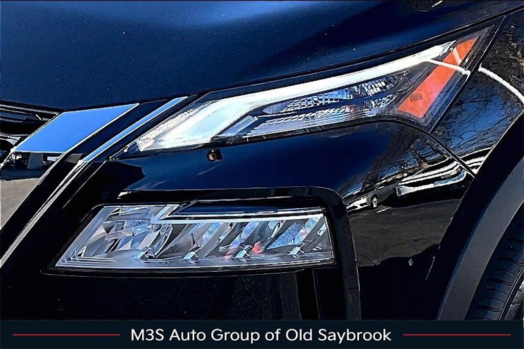 Used 2023 Nissan Rogue SV image 32