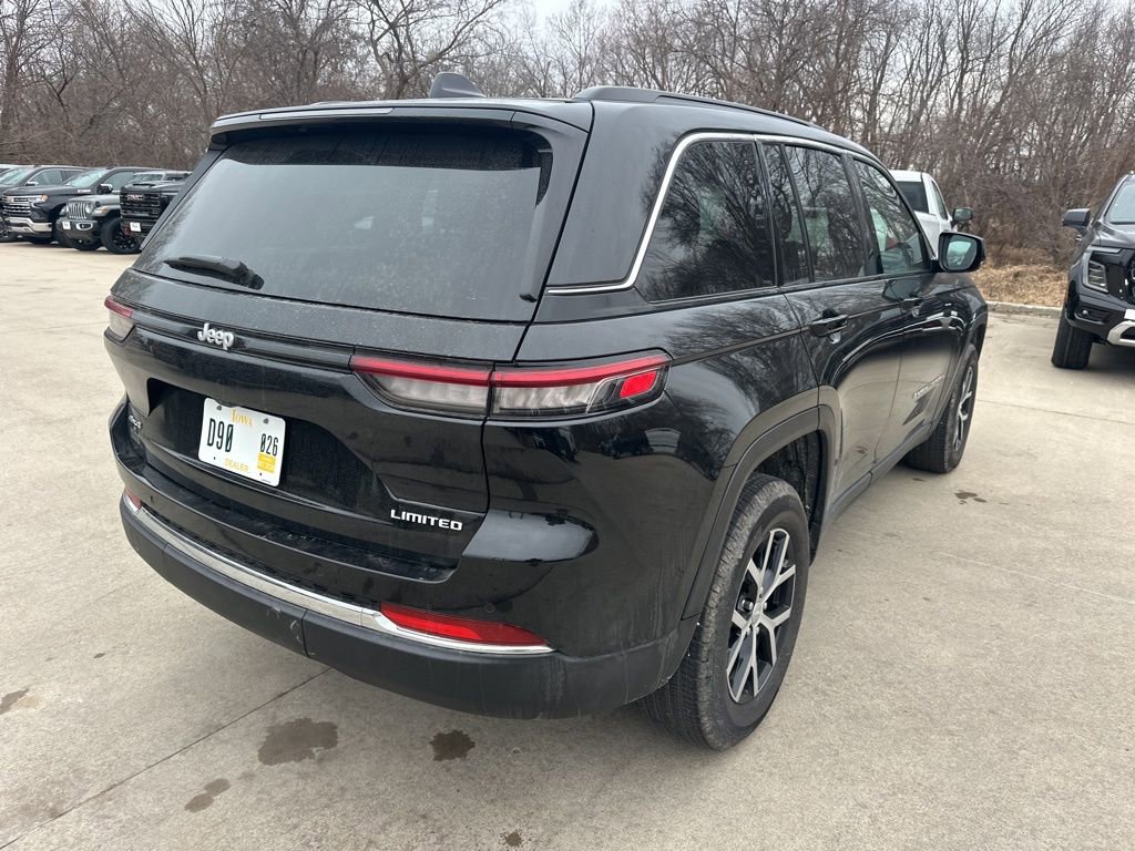 Used 2024 Jeep Grand Cherokee Limited image 7