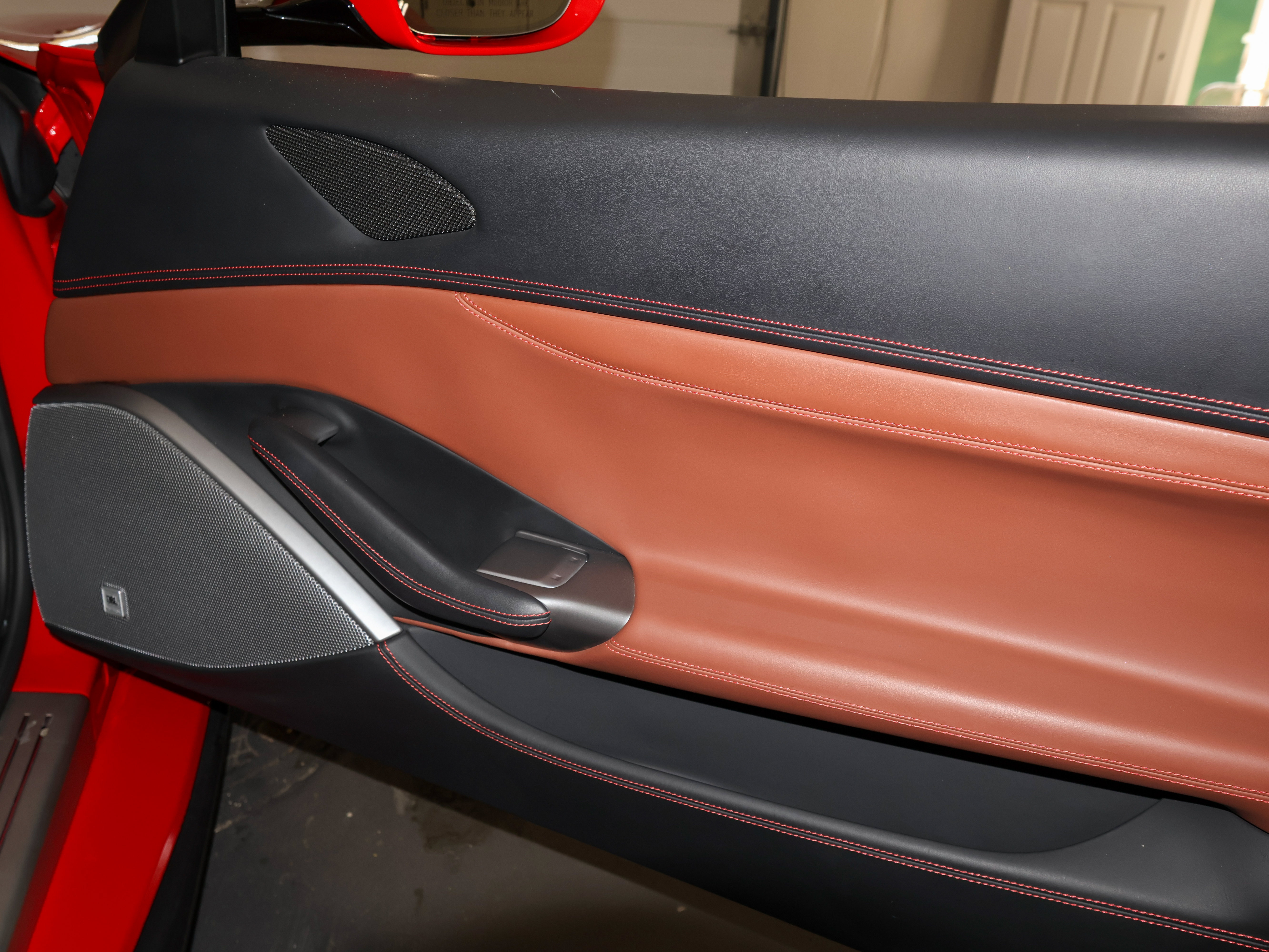 Used 2019 Ferrari Portofino RWD image 54