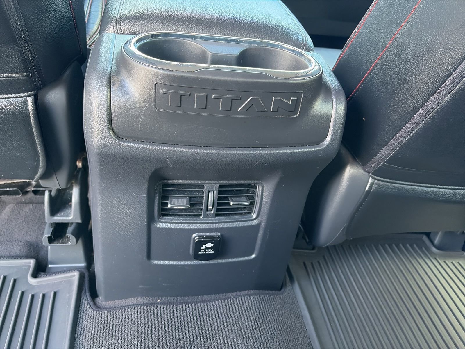 Used 2017 Nissan Titan SV RWD image 11