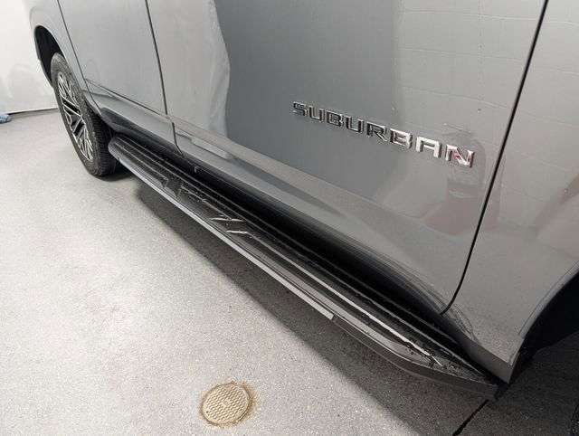 New 2026 Chevrolet Suburban Premier image 3