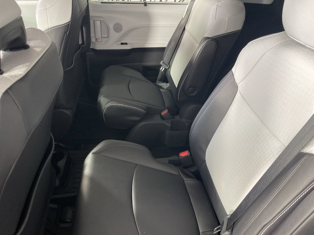 New 2026 Toyota Sienna XSE FWD image 24