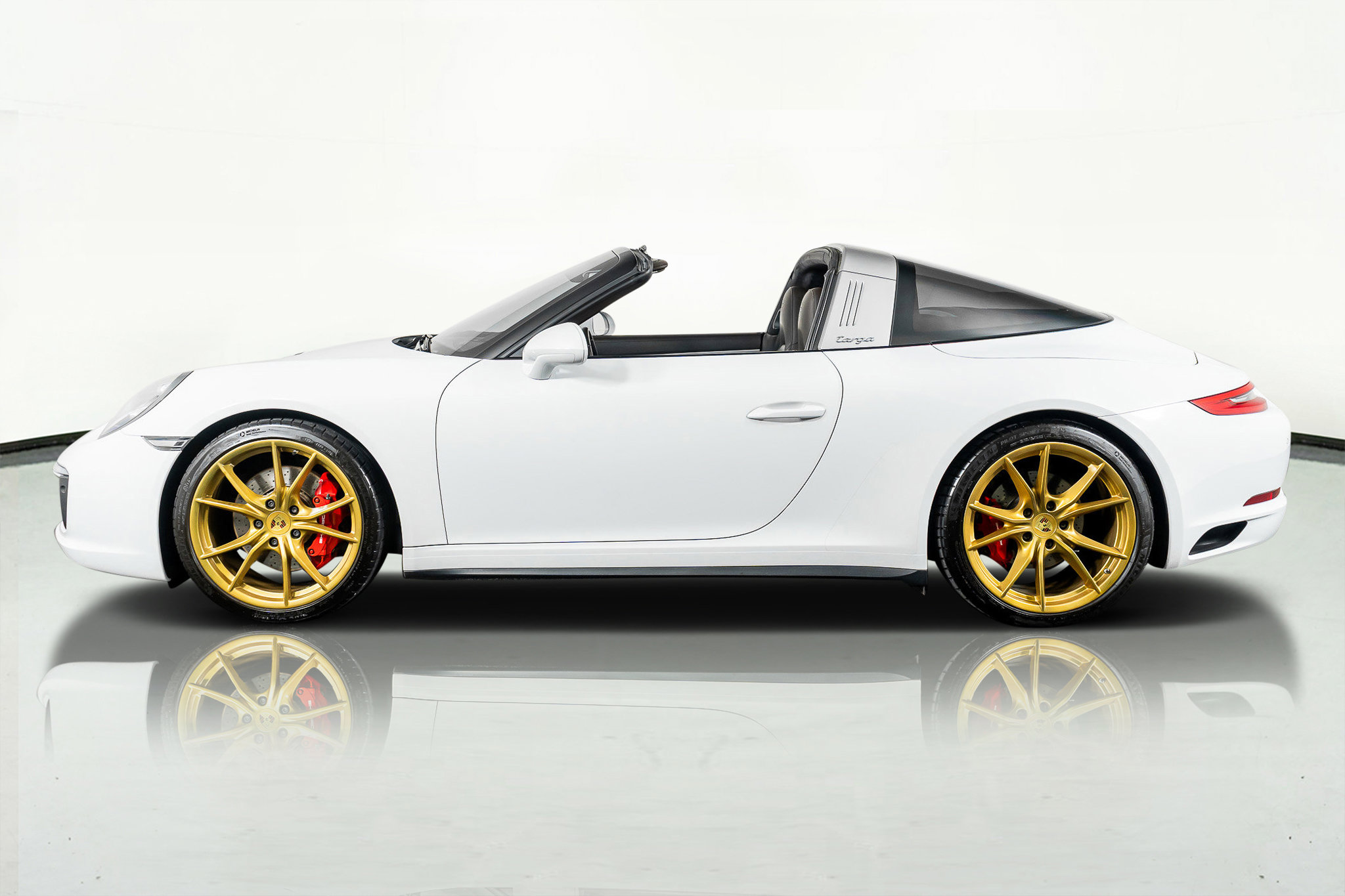 Used 2019 Porsche 911 Targa 4S AWD/4WD image 16
