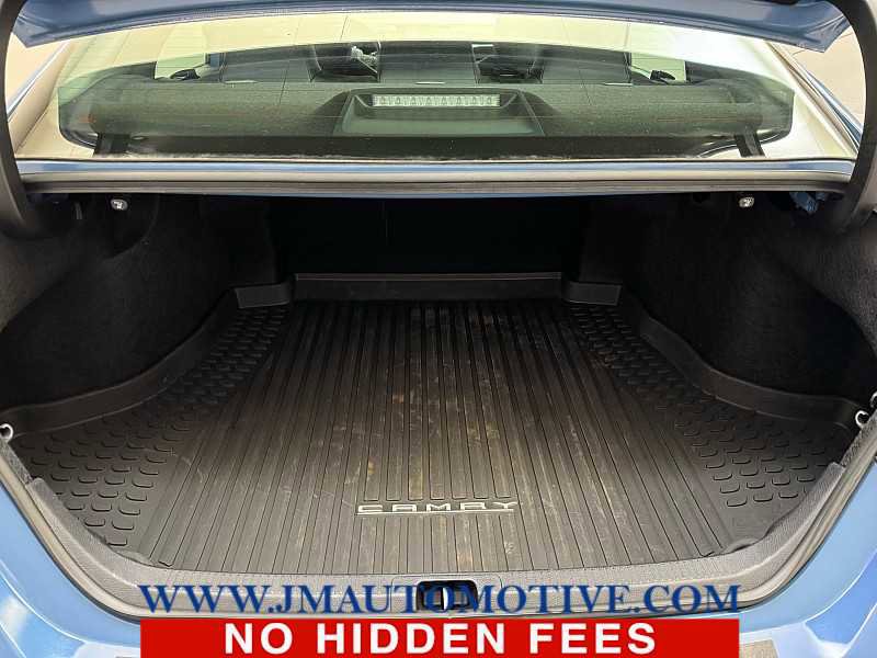 Used 2023 Toyota Camry SE w/ Blackout Package (TMS) image 16