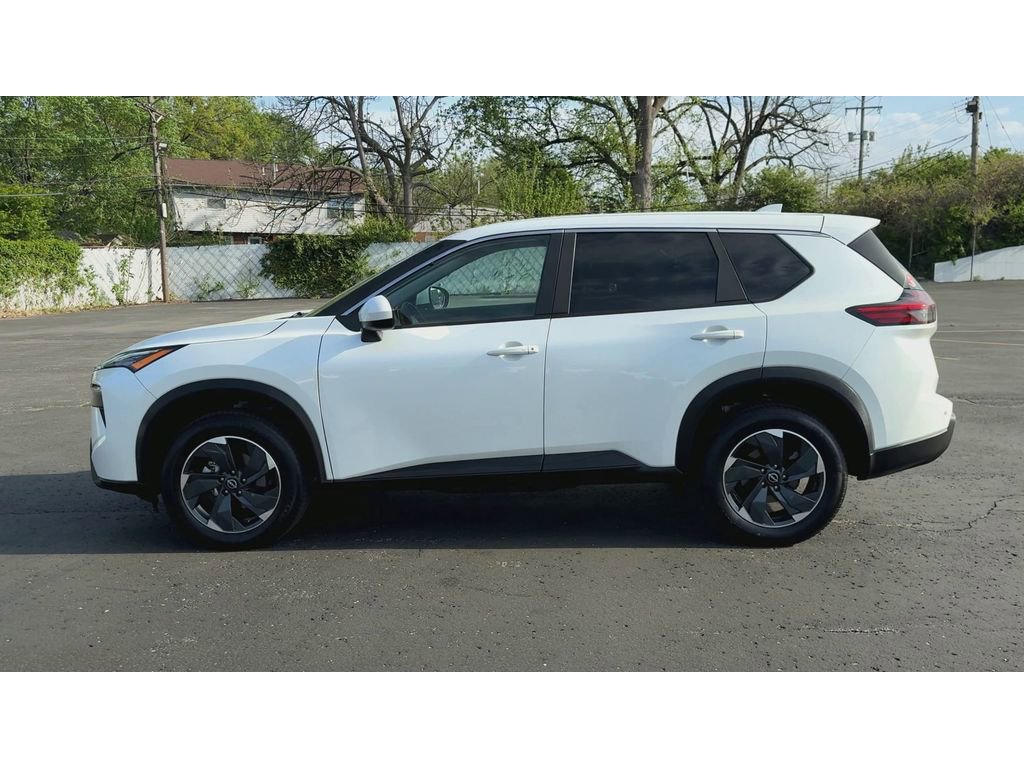 Used 2025 Nissan Rogue SV AWD/4WD image 5