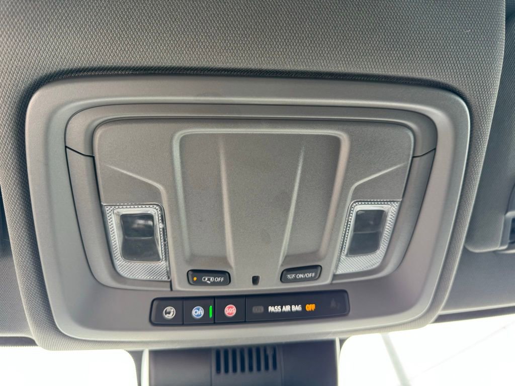 Used 2025 Chevrolet Silverado 1500 LT image 22