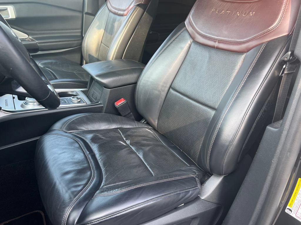 Used 2020 Ford Explorer Platinum w/ Premium Technology Package AWD/4WD image 12