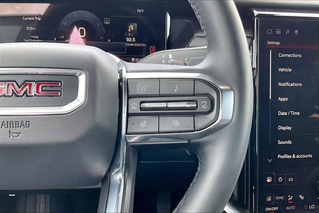 Used 2025 GMC Acadia Elevation AWD/4WD image 11