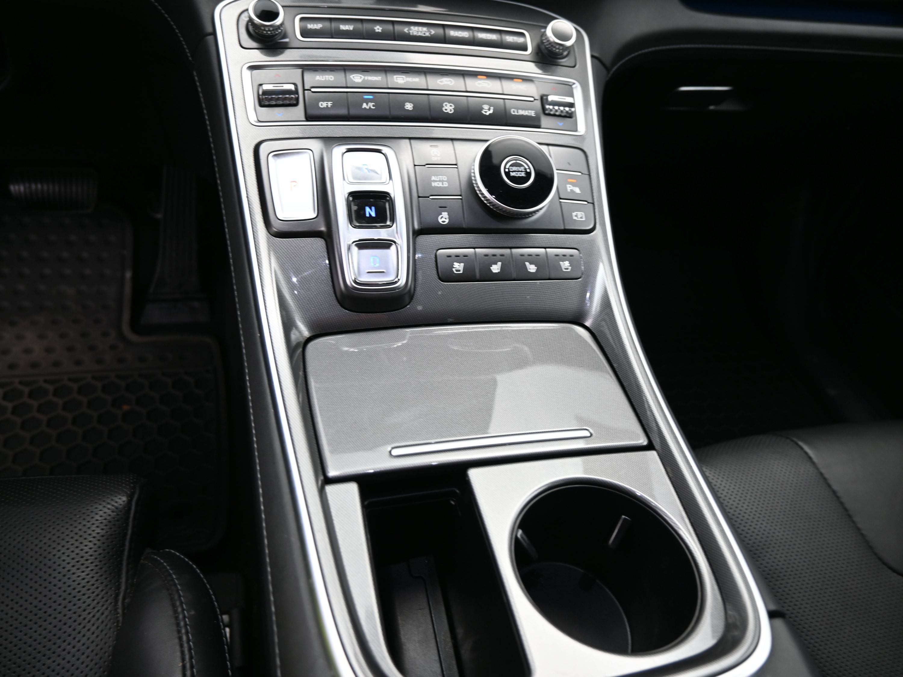 Used 2023 Hyundai Santa Fe Calligraphy image 16