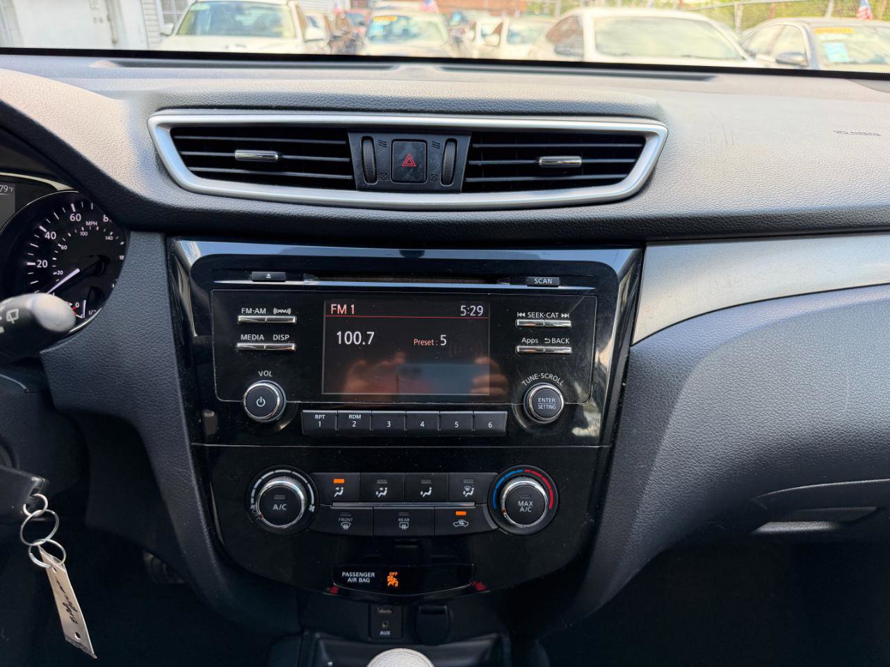 Used 2016 Nissan Rogue S AWD/4WD image 42