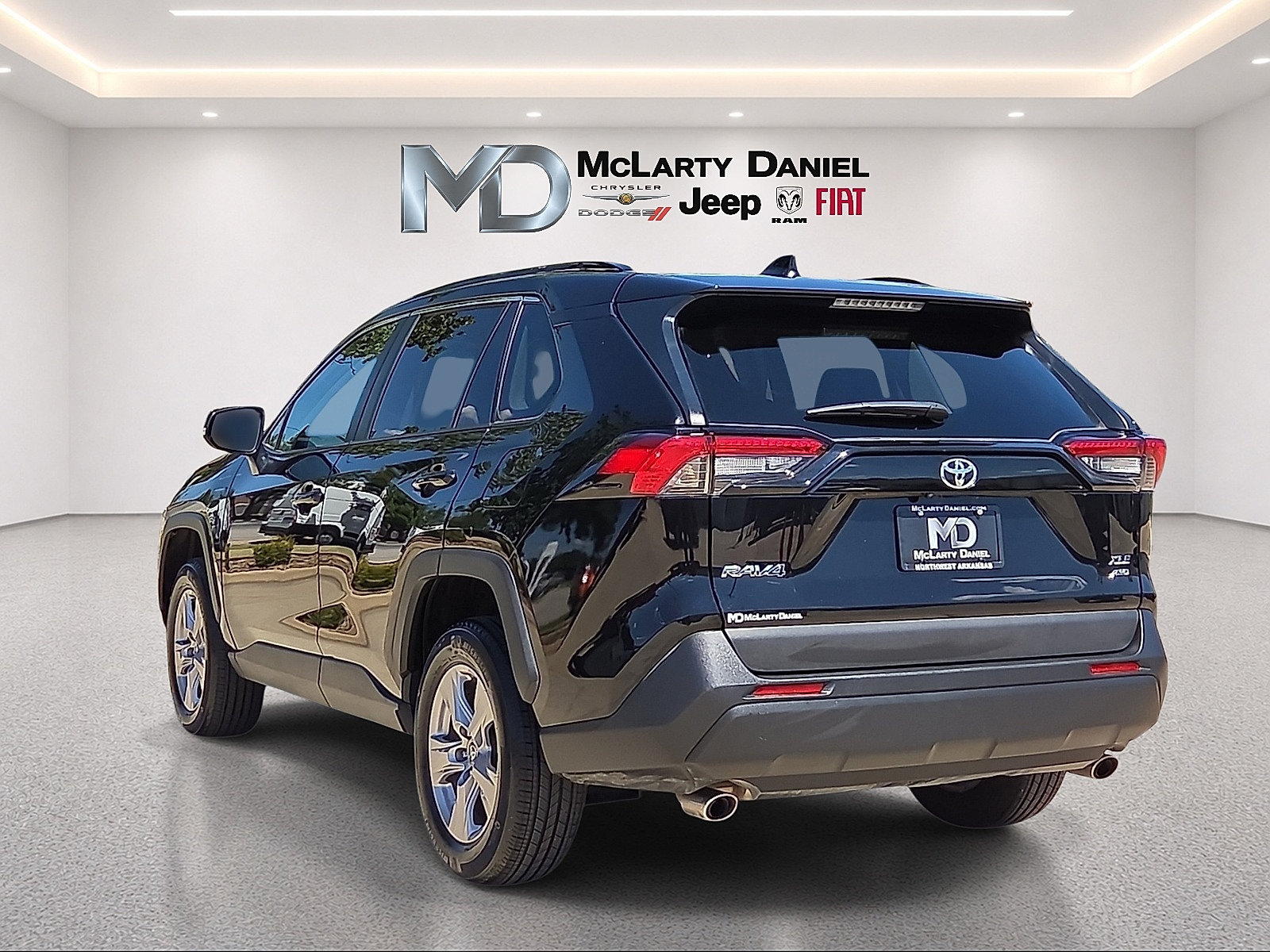 Used 2025 Toyota RAV4 XLE AWD/4WD image 4