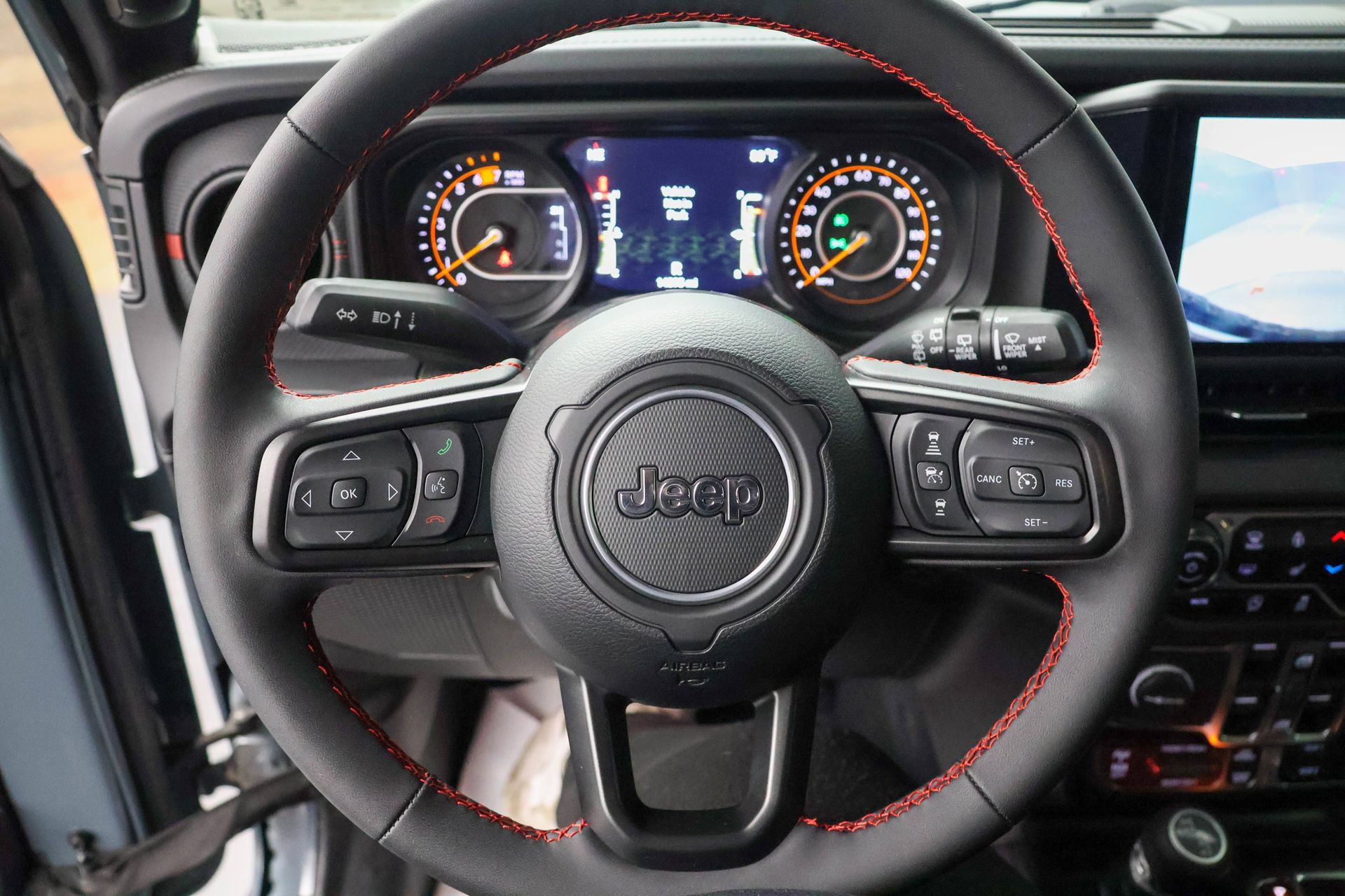 Used 2024 Jeep Wrangler Unlimited Rubicon w/ Dual Top Group AWD/4WD image 22