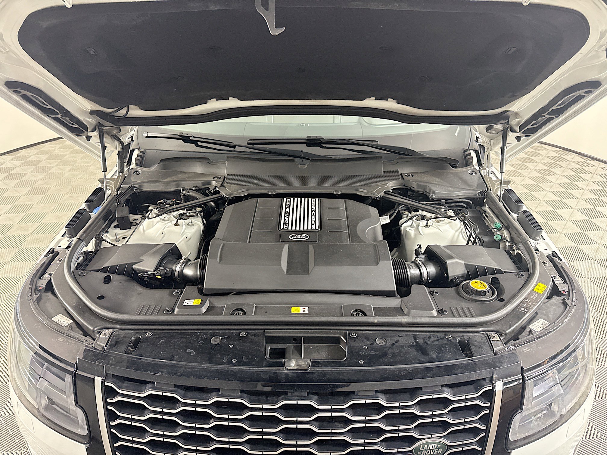 Used 2019 Land Rover Range Rover HSE image 39