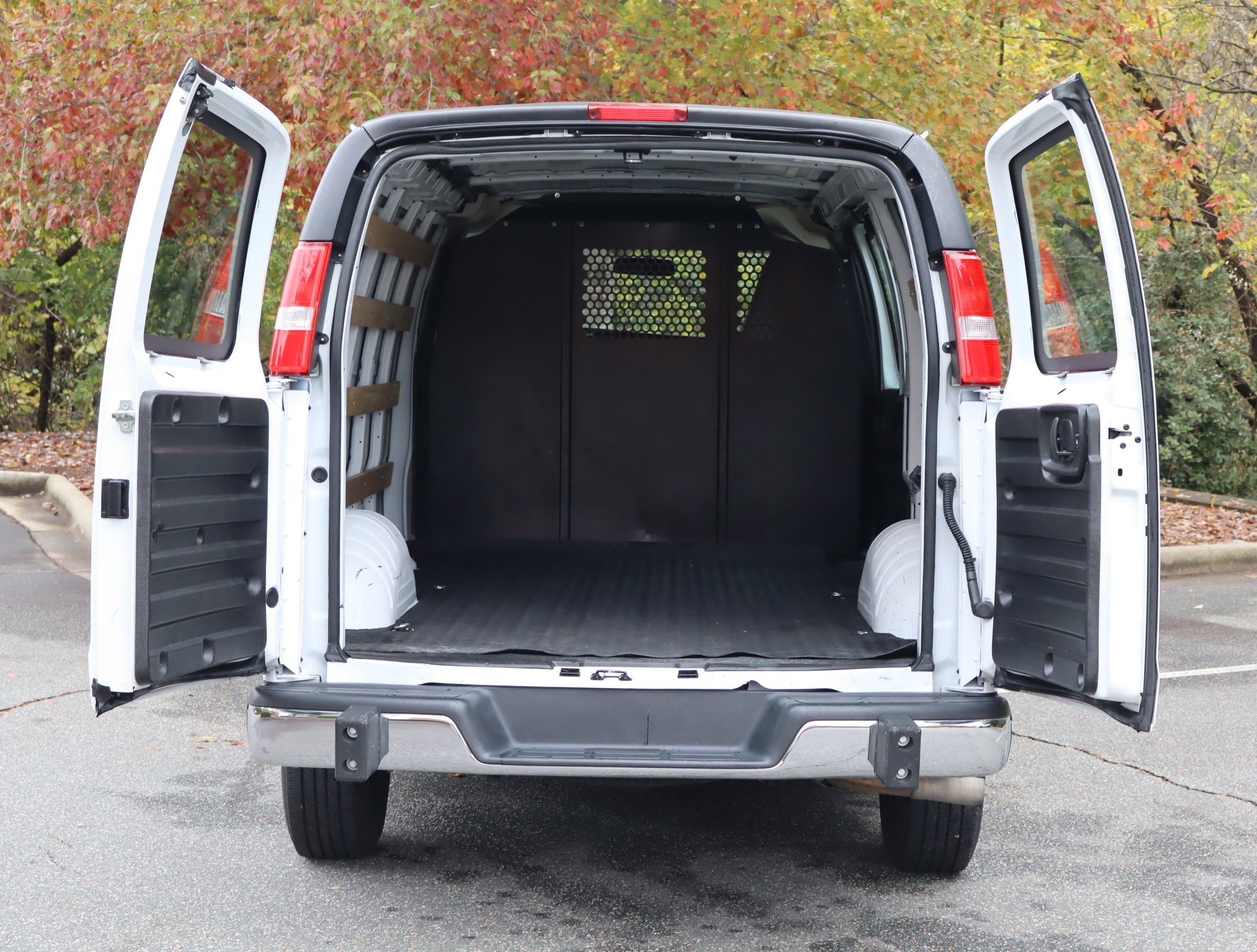 Used 2024 Chevrolet Express 2500 w/ Driver Convenience Package image 36