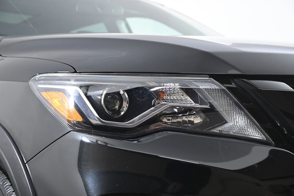 Used 2019 Nissan Pathfinder SL image 6