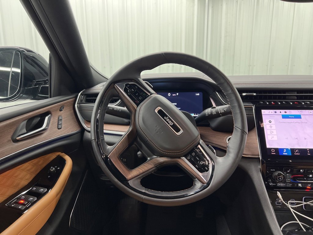 Used 2023 Jeep Grand Cherokee L Summit w/ High Altitude Package image 14