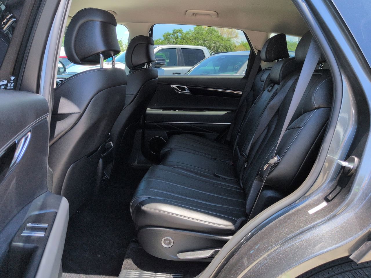 Used 2025 Genesis GV80 2.5T Standard AWD/4WD image 14