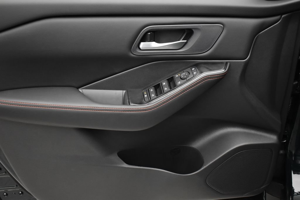 New 2026 Nissan Rogue SV AWD/4WD image 9