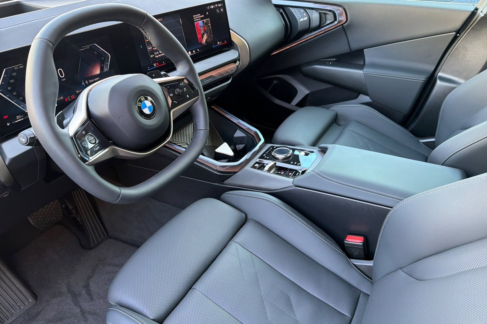 Used 2025 BMW X3 xDrive30i w/ Premium Package image 11