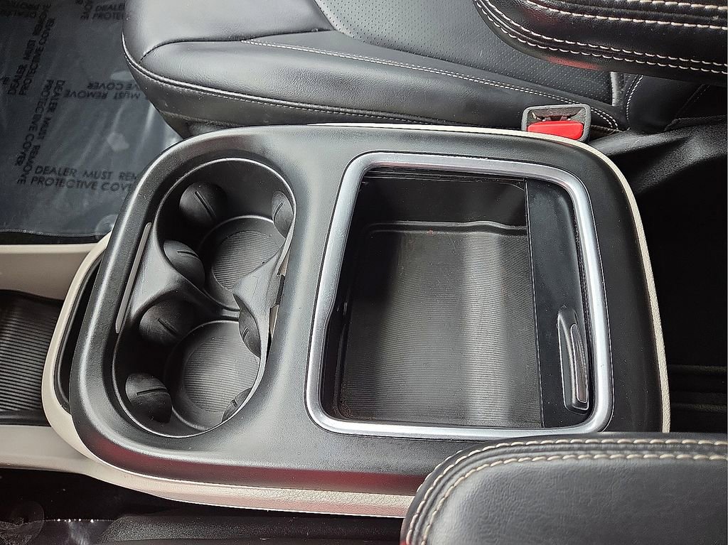 Used 2023 Chrysler Pacifica Touring-L FWD image 30