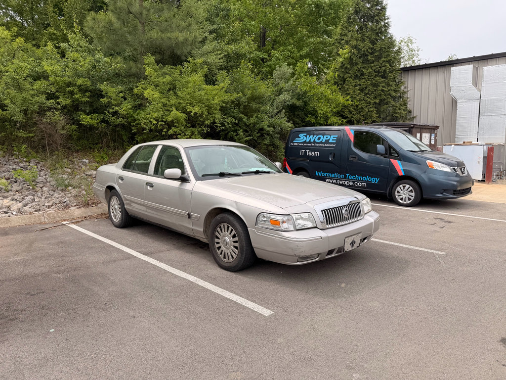 Used 2006 Mercury Grand Marquis LS RWD image 3