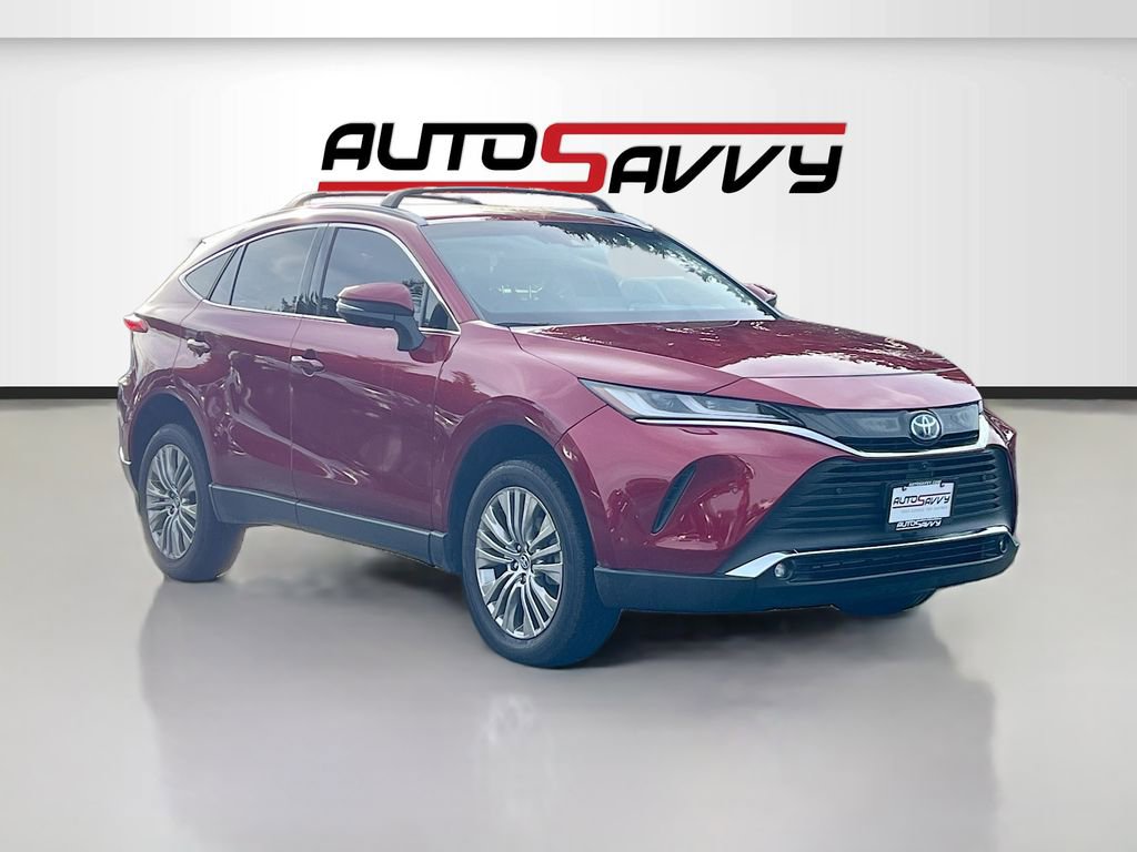 Used 2024 Toyota Venza Limited image 1
