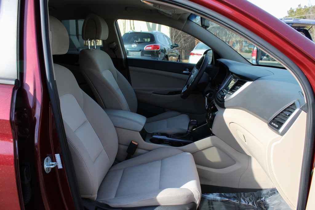 Used 2017 Hyundai Tucson SE FWD image 28