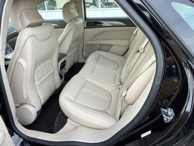 Used 2018 Lincoln MKZ Premiere FWD image 17