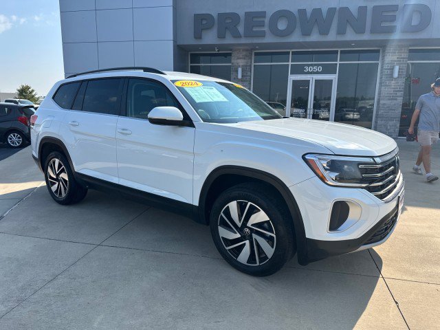 Used 2024 Volkswagen Atlas SE image 2