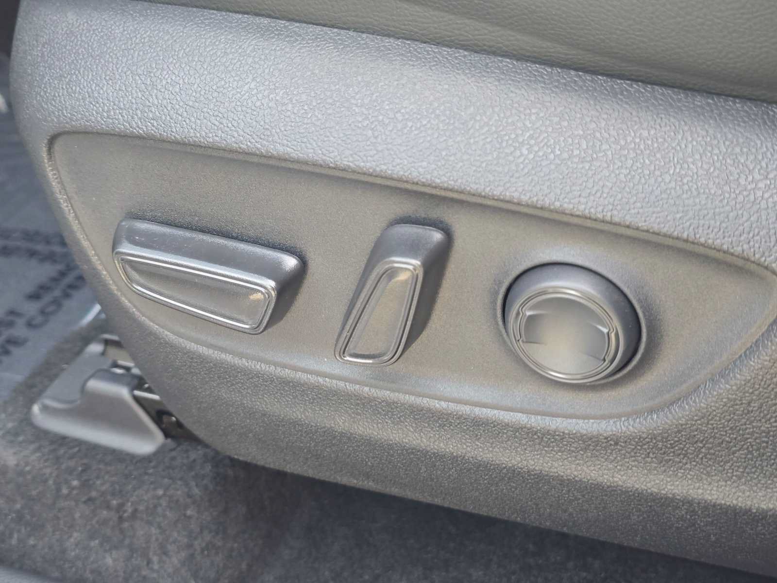 Used 2026 Toyota Highlander XLE AWD/4WD image 24