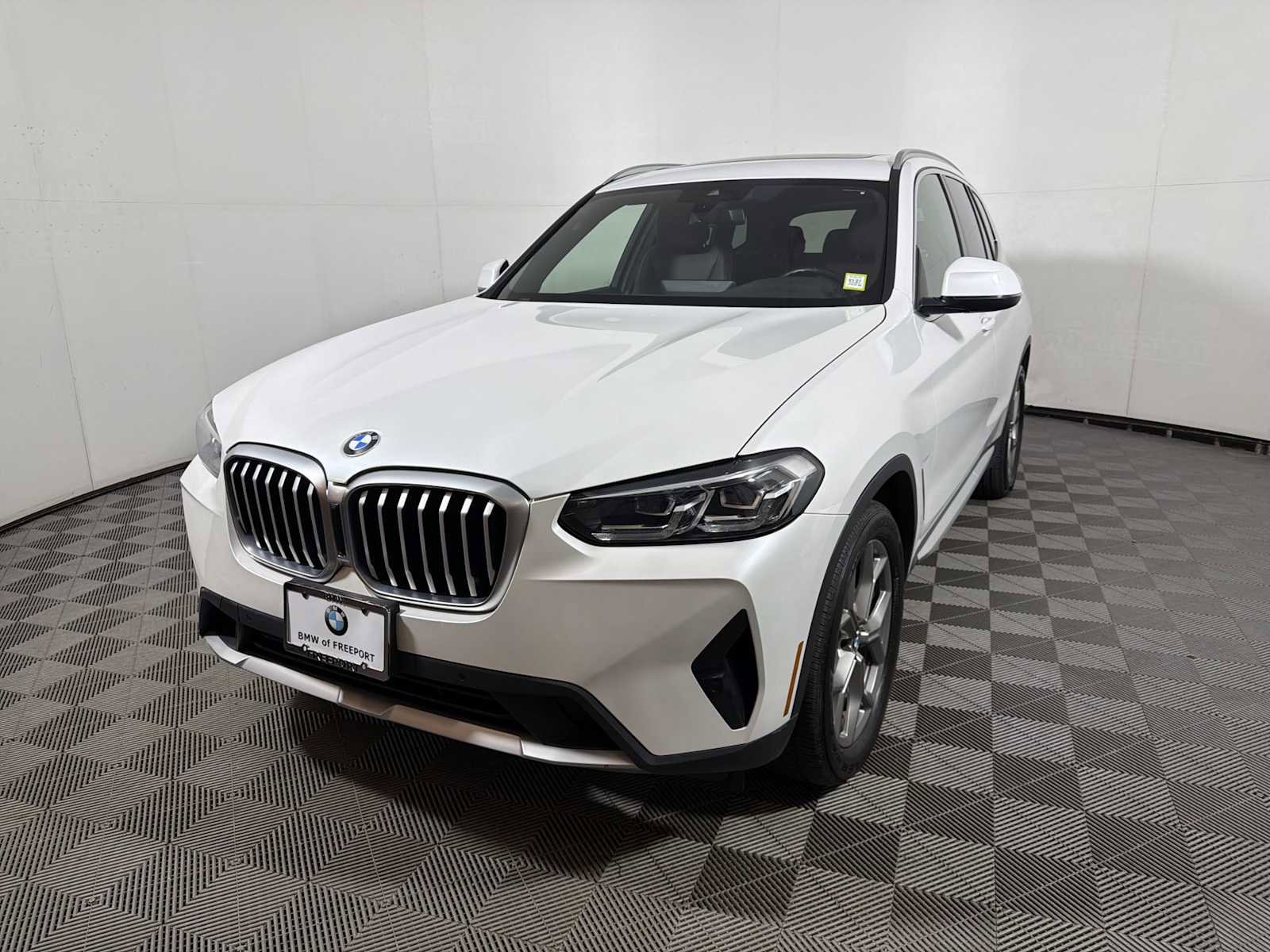 Used 2022 BMW X3 sDrive30i w/ Premium Package 2 image 3