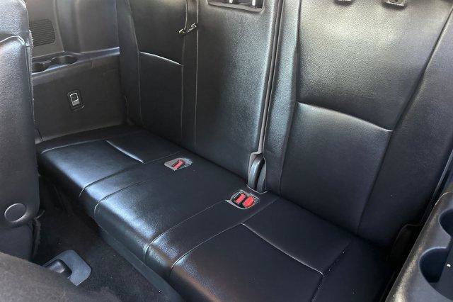 Used 2021 Toyota Highlander XLE FWD image 16