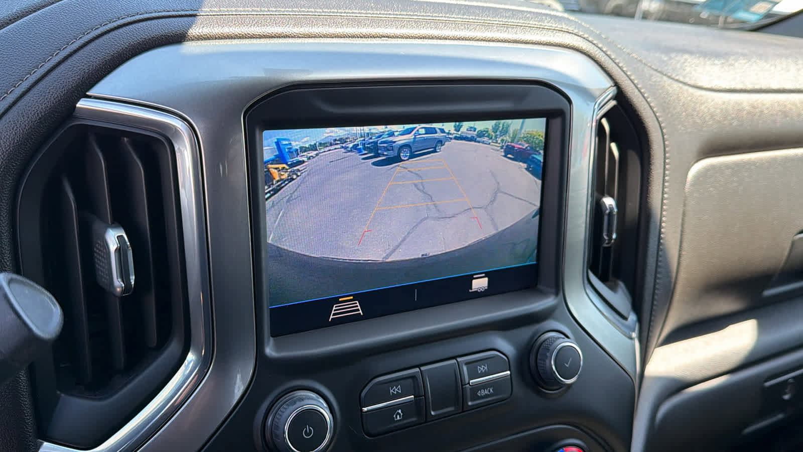 Used 2021 Chevrolet Silverado 1500 LT Trail Boss AWD/4WD image 16