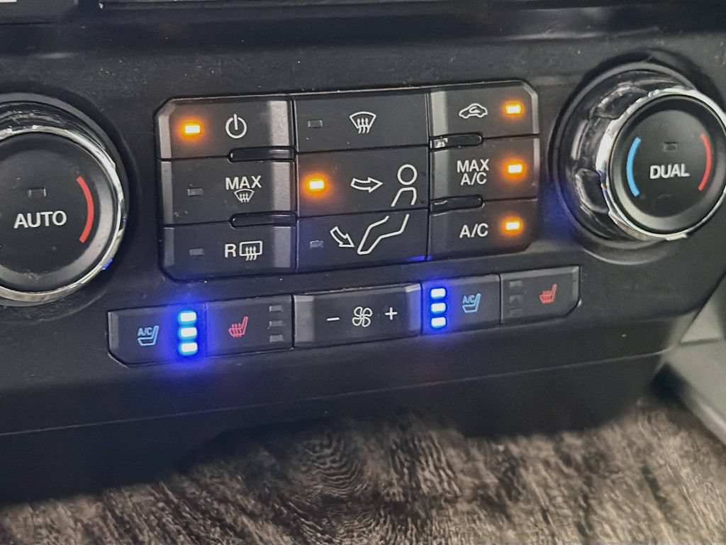 Used 2018 Ford F350 Lariat w/ Lariat Ultimate Package AWD/4WD image 24