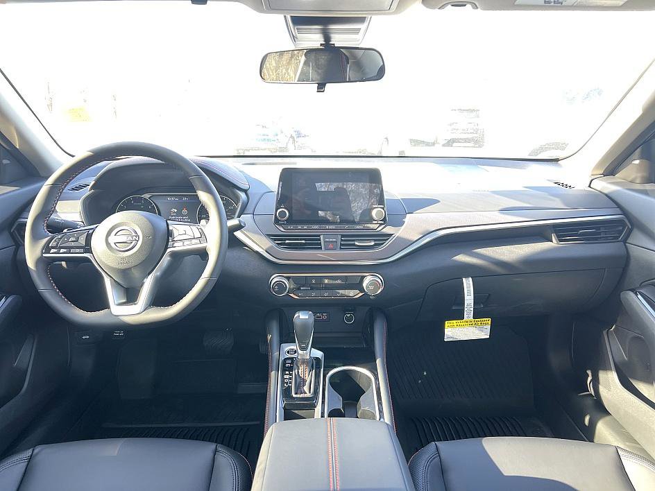 New 2025 Nissan Altima 2.5 SR image 18