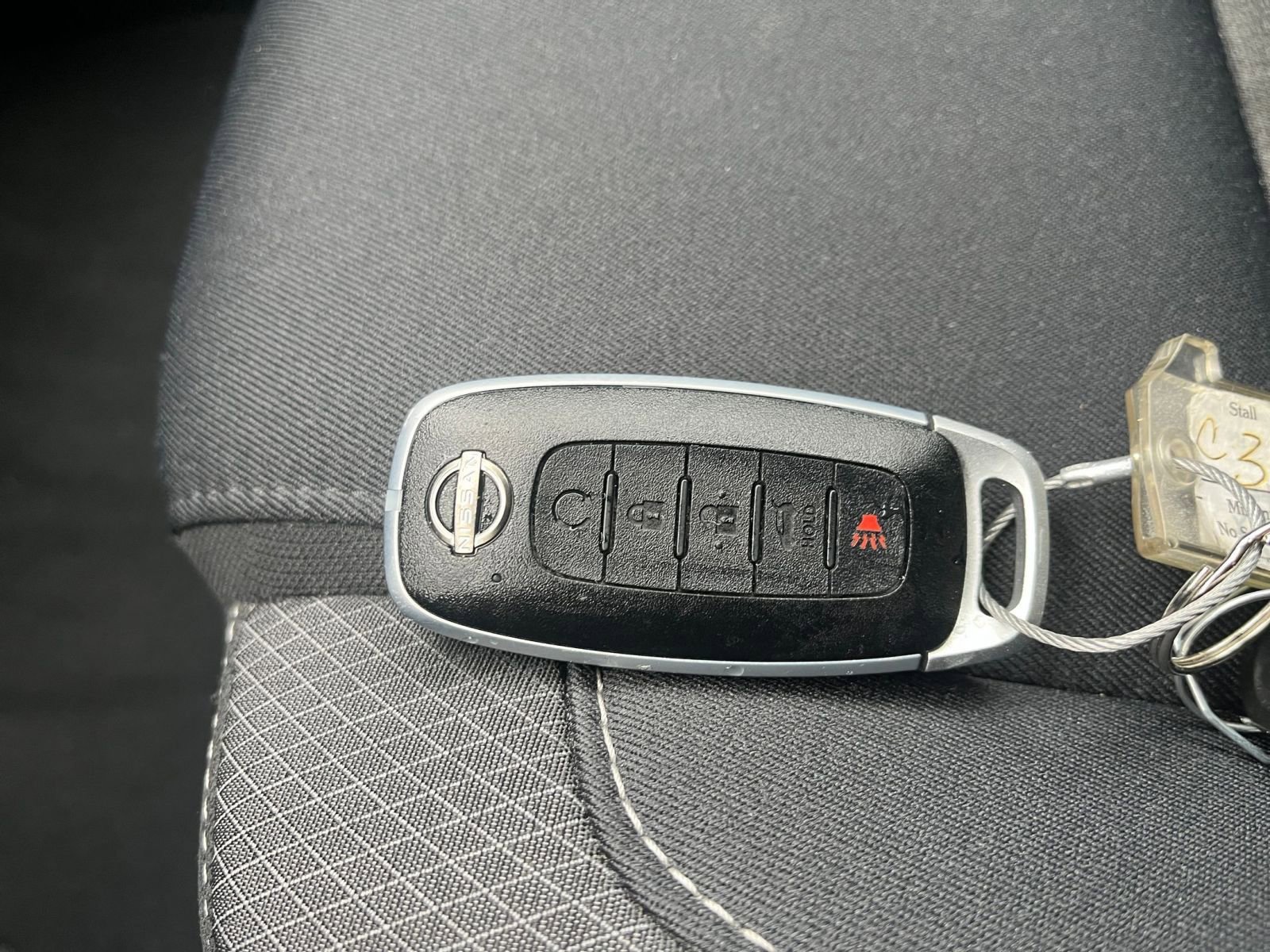 Used 2025 Nissan Pathfinder SV FWD image 21