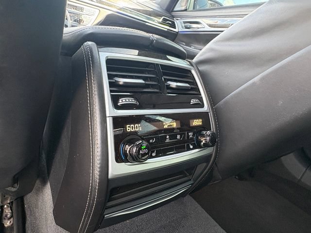 Used 2018 BMW 750i xDrive AWD/4WD image 23