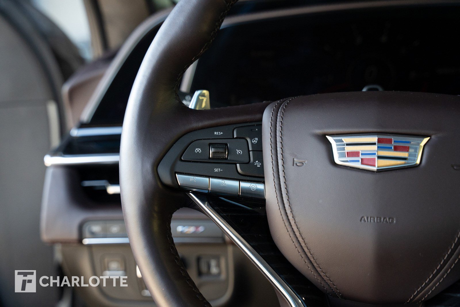 Used 2023 Cadillac Escalade V w/ LPO, ONYX Package image 21