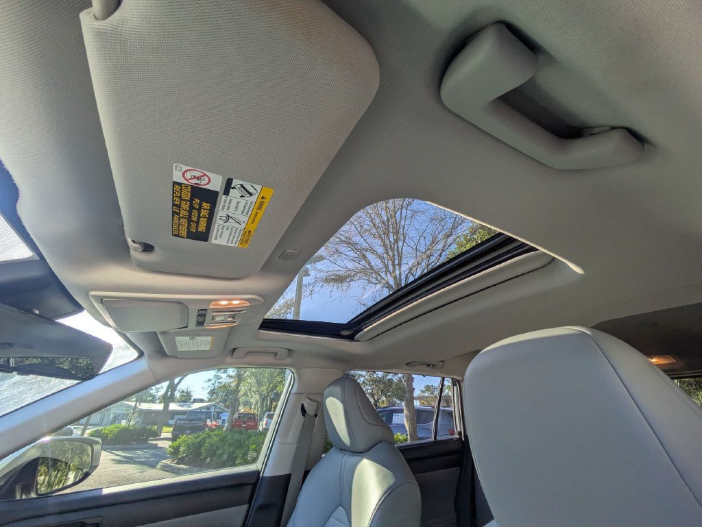 Used 2020 Toyota Highlander XLE AWD/4WD image 27