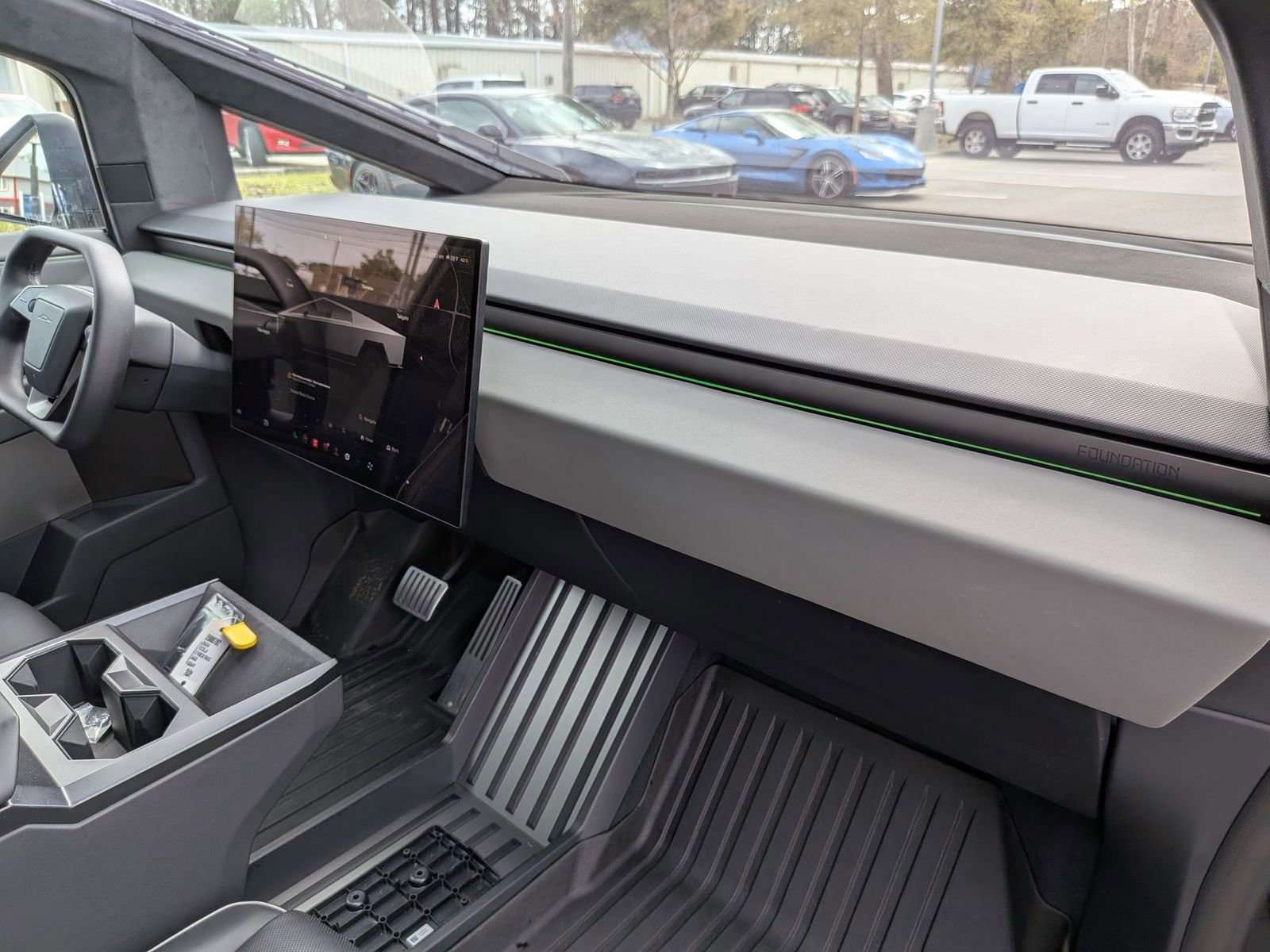 Used 2024 Tesla Cybertruck AWD Crew Cab image 38