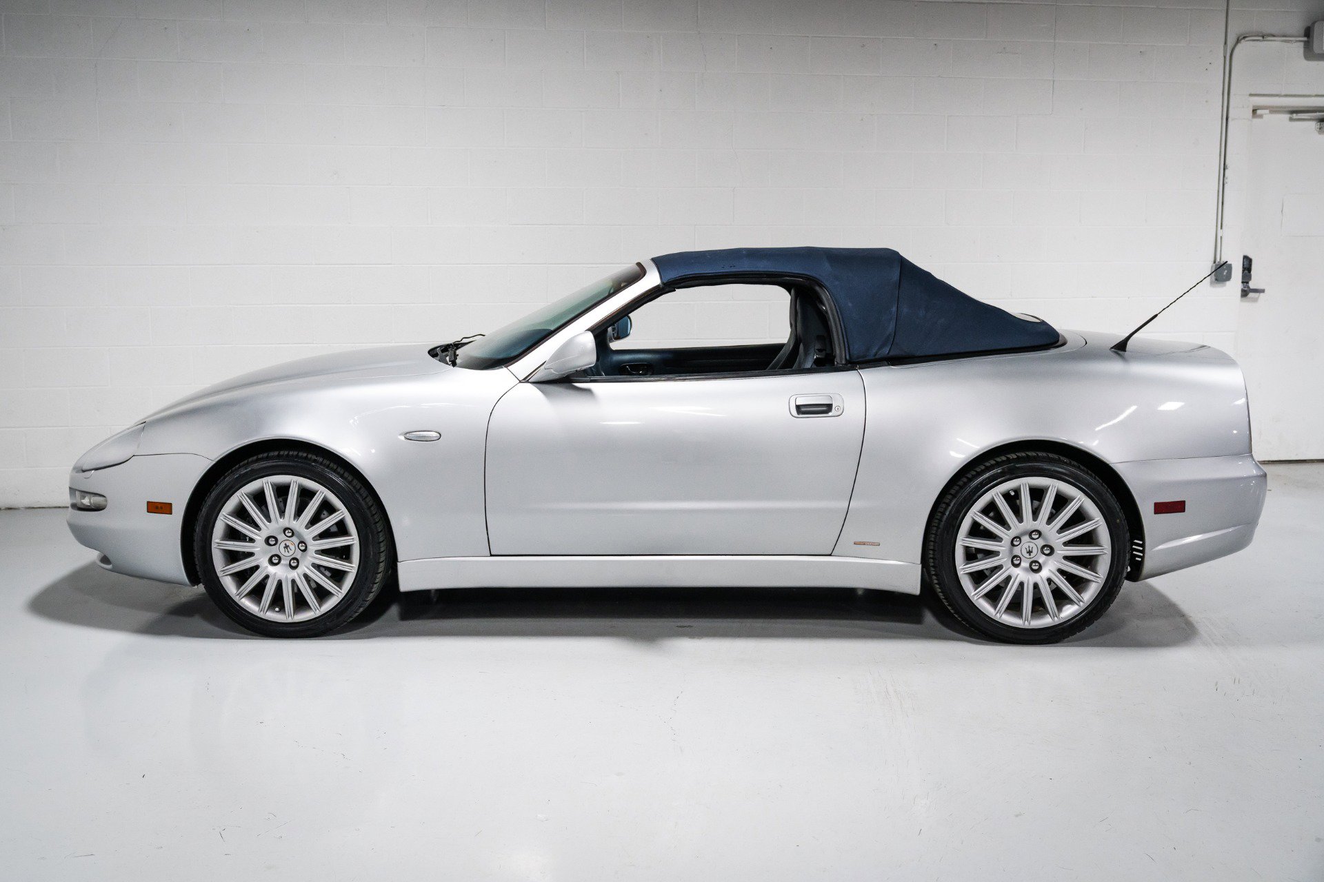 Used 2002 Maserati Spyder GT RWD image 31