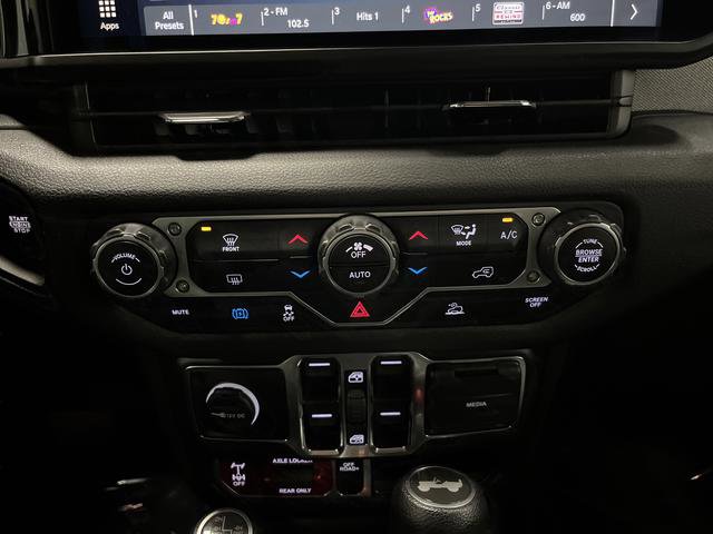 Used 2024 Jeep Wrangler Unlimited image 16