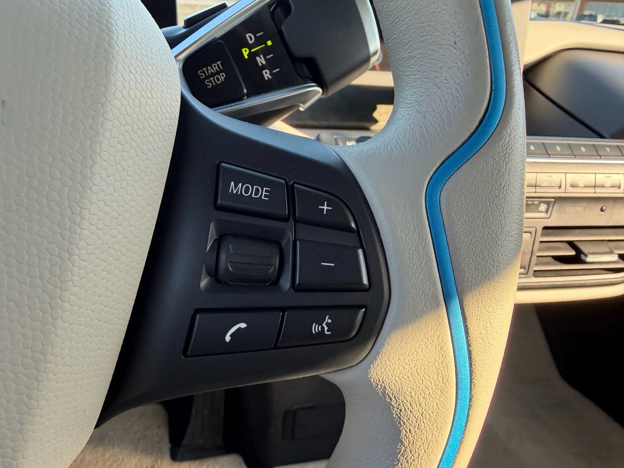 Used 2015 BMW i3 w/ Range Extender RWD image 28