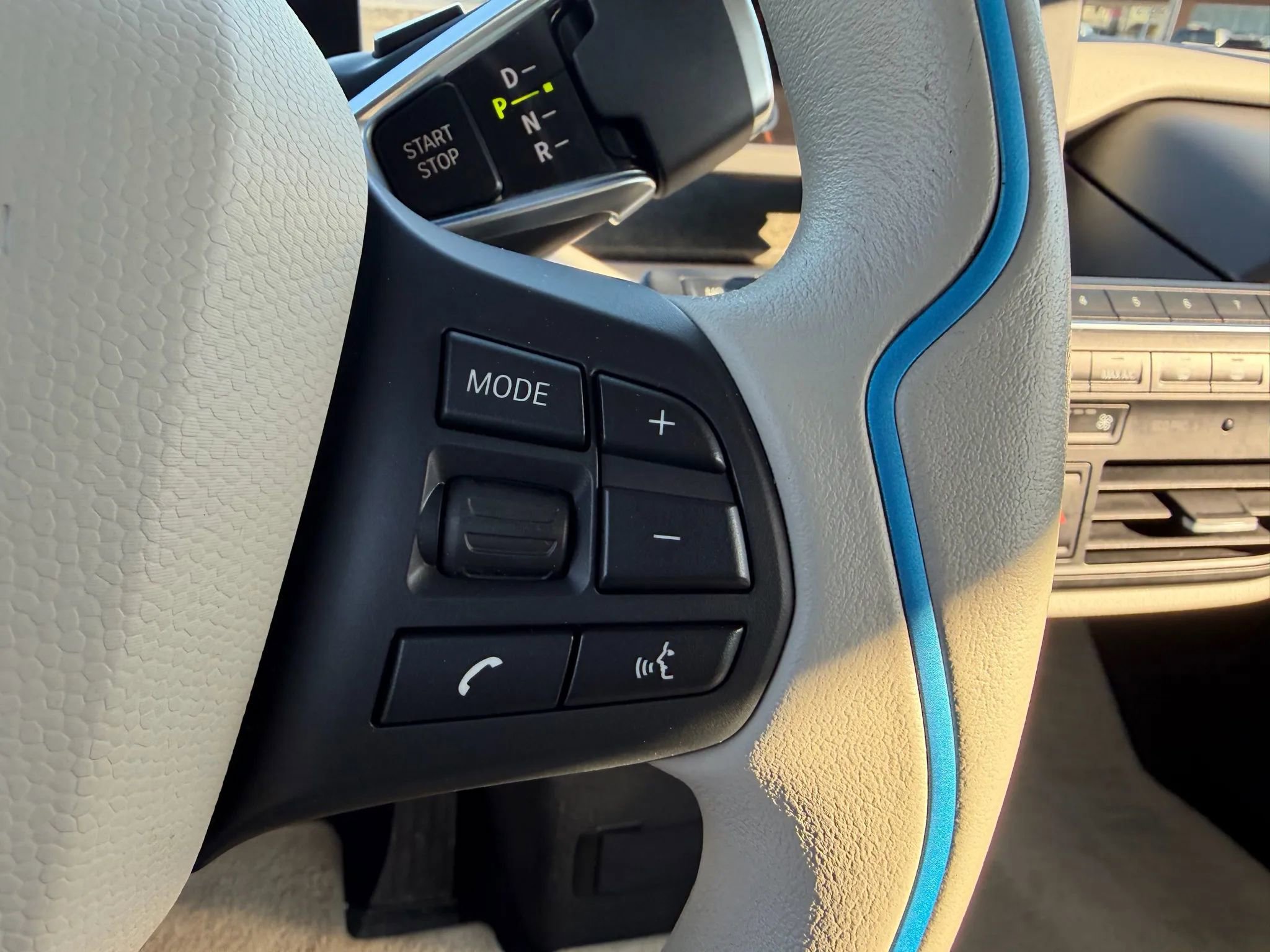 Used 2015 BMW i3 w/ Range Extender image 28