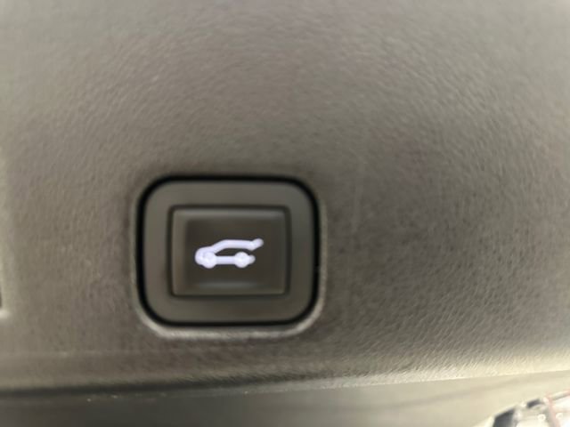 Used 2025 GMC Acadia Elevation image 20