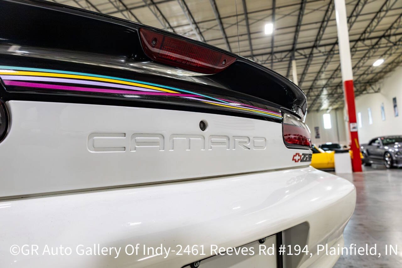 Used 1993 Chevrolet Camaro Z28 RWD image 24
