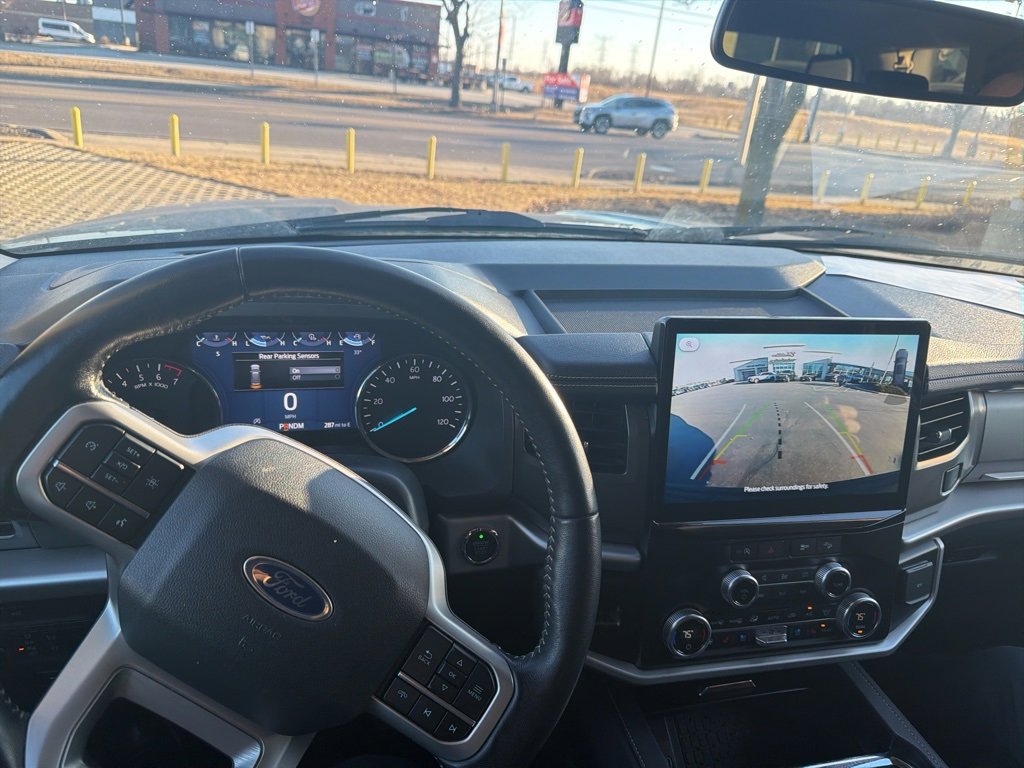 Used 2024 Ford Expedition Max XLT image 14